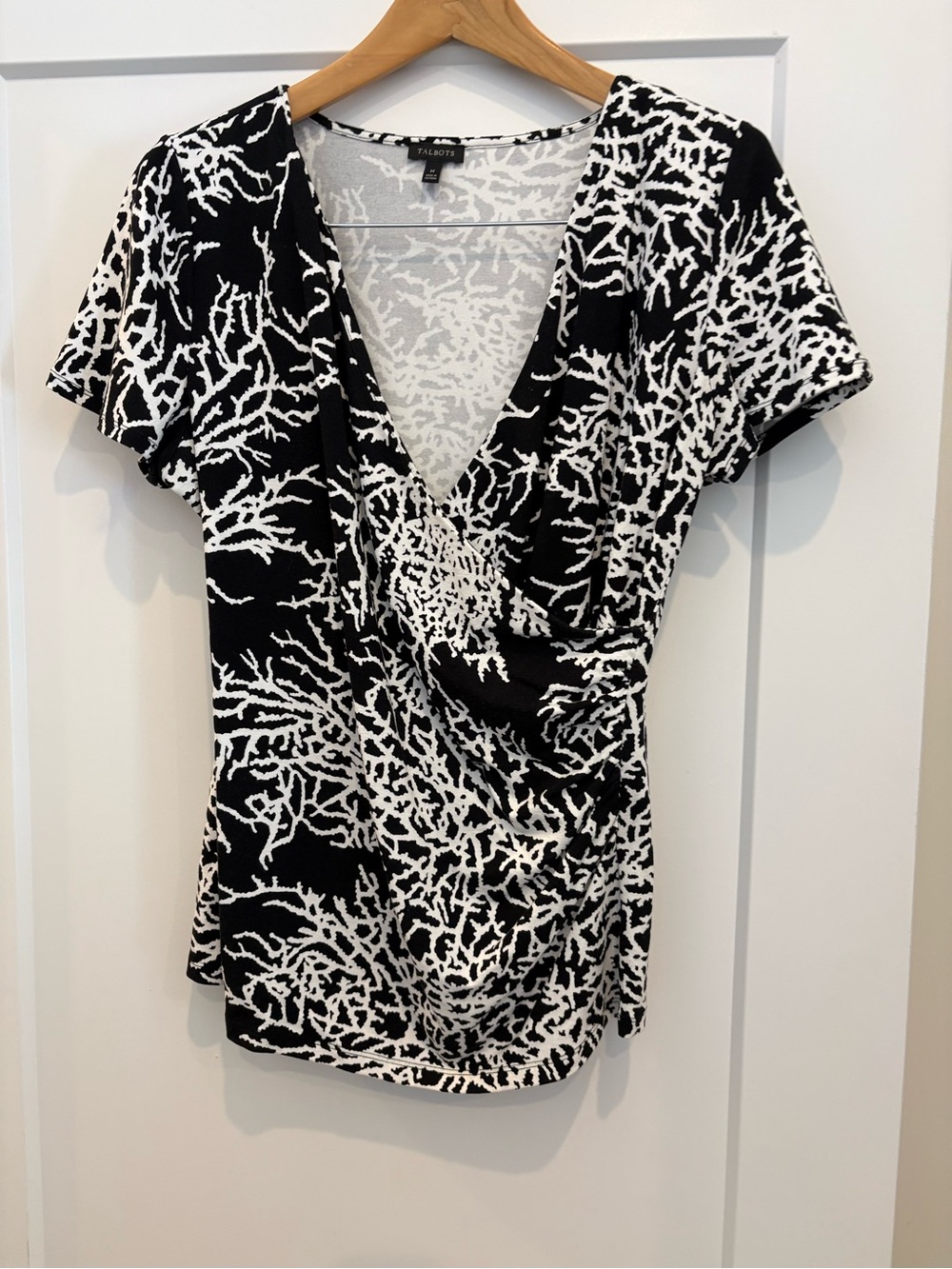 Talbots Black & White Surplice Short Sleeve Printed Top